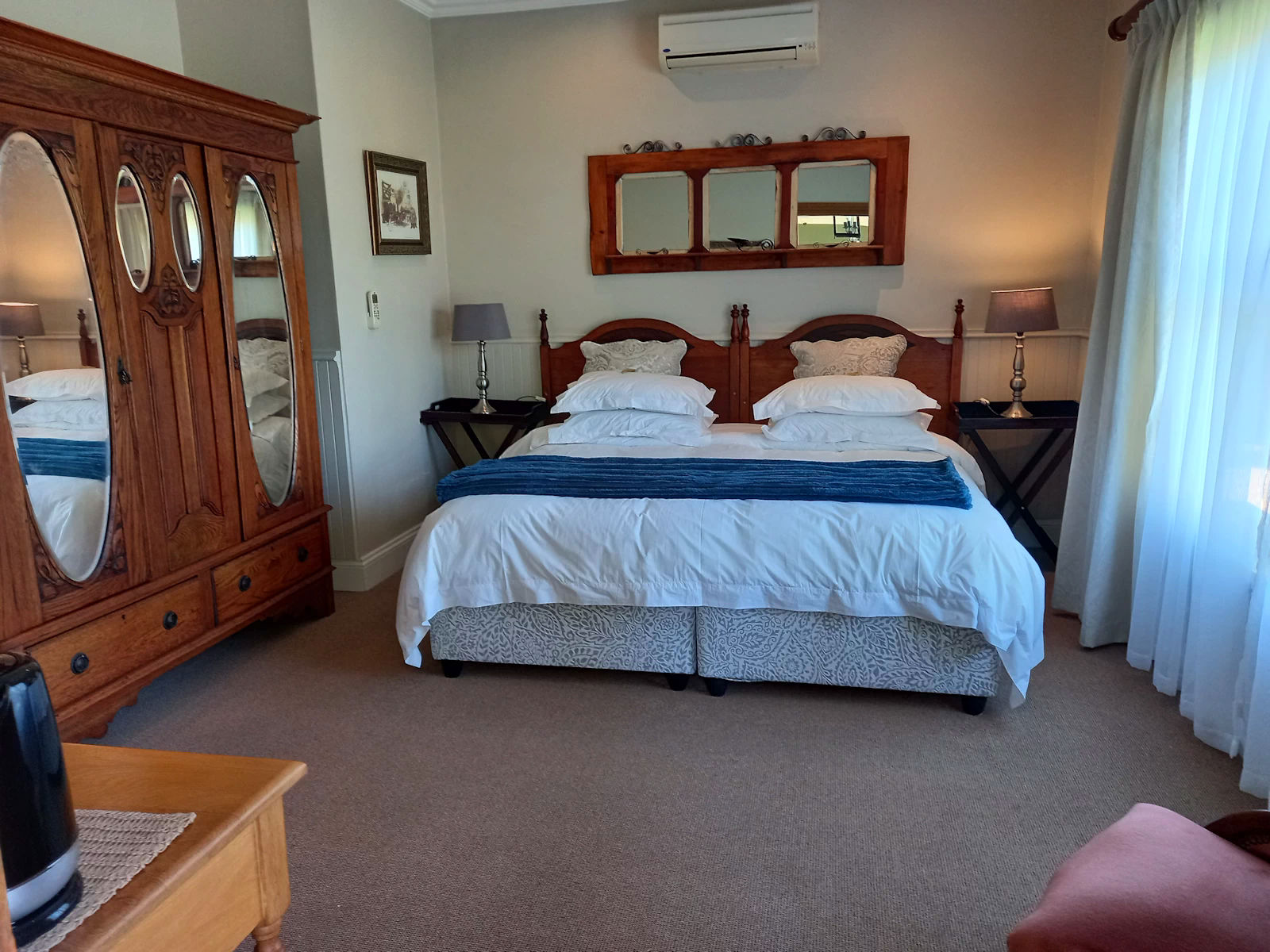La Pension Guesthouse - Room 1 - Twin Room To King Room